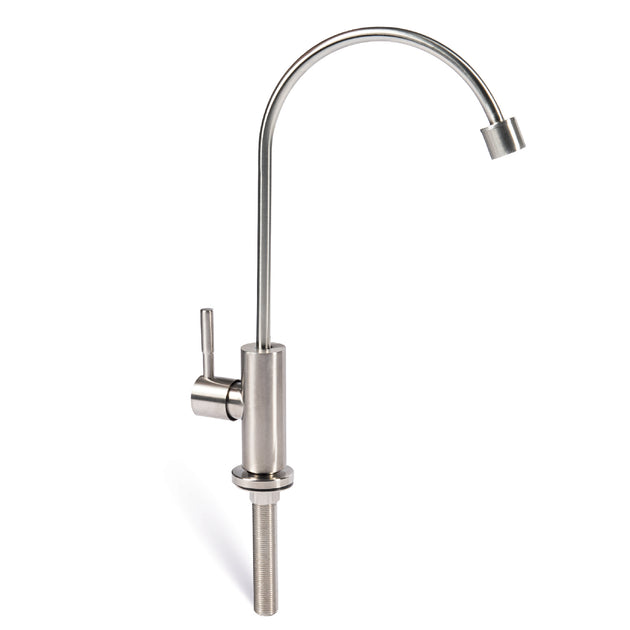 separate Entnahmehahn inkl. Strahlregler ist aus Edelstahl